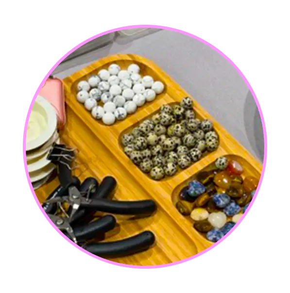 Майстер-клас зі створення прикрас Майстер-клас зі створення прикрас