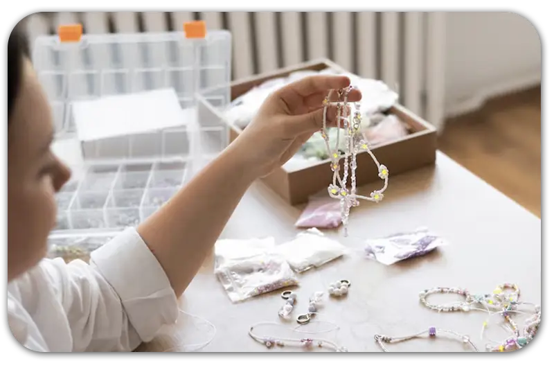 Майстер-клас зі створення прикрас Gallery Image